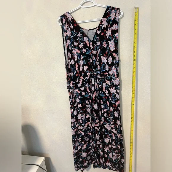 Floral Sleeveless Maxi Dress - Black and Pink - Picture 4 of 8